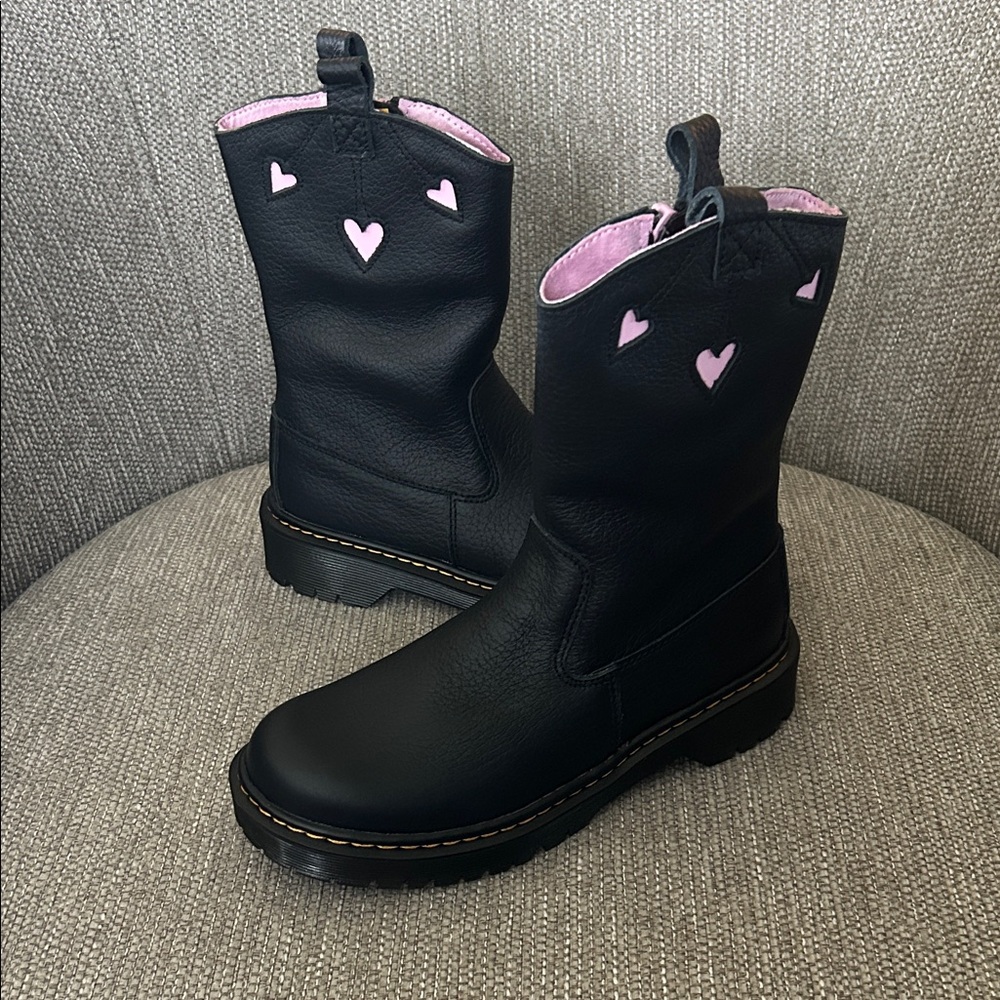 Dr. Martens Junior Heart Nappa Patent Leather Pull-on Boots